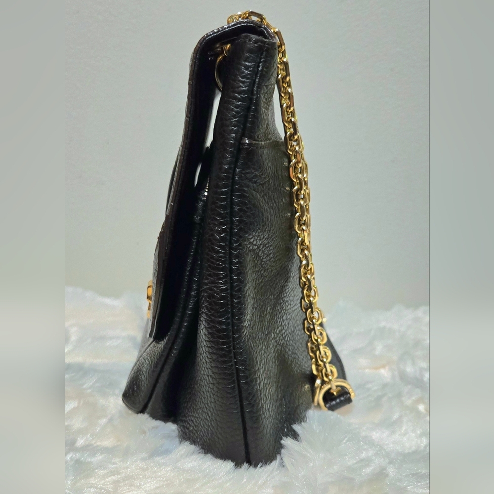 MCM Black Leather Shoulder Bag with Gold Accents with COA - Picture 3 of 16